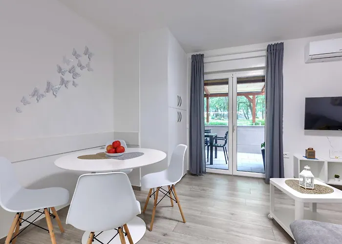 Nikola By Interhome 아파트 *