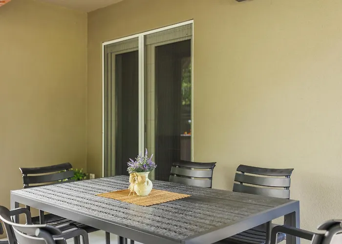 아파트 Nikola By Interhome 포레치