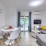 Appartement Nikola By Interhome