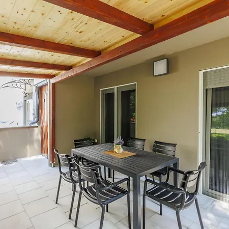 Apartment Nikola By Interhome Porec
