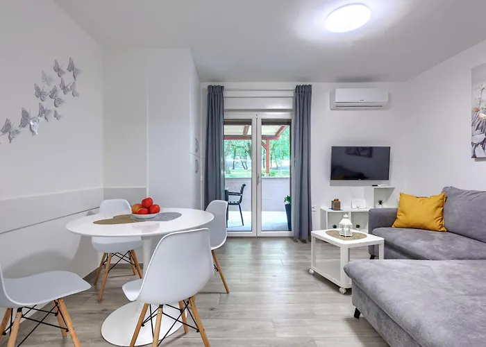 Lejlighed Nikola By Interhome